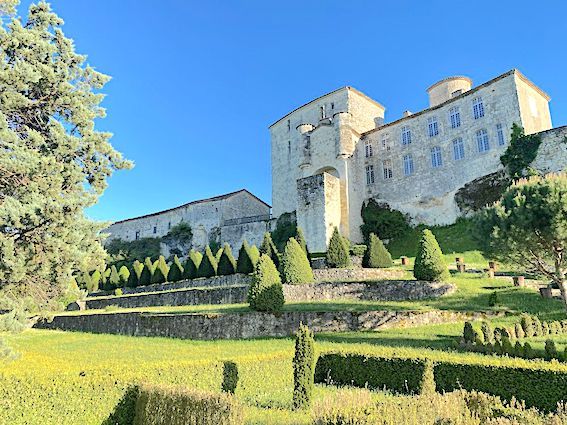 Soutien important pour le château de Courrensan et l’église romane de Jézeau